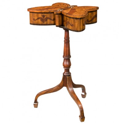 Фото Стол под лампу - стиль Английская классика - Для гостиной - Купить в Интернет-магазине