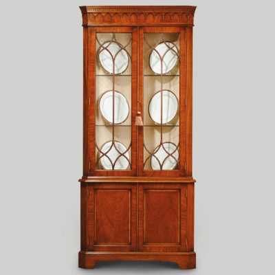 Фото Витрина узкая - стиль Английская классика - Для гостиной - Купить в Интернет-магазине