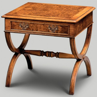 Фото Стол под лампу - стиль Английская классика - Для гостиной - Купить в Интернет-магазине