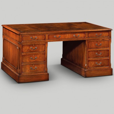 Фото Стол письменный - стиль Английская классика - Для кабинета - Купить в Интернет-магазине