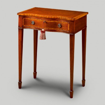 Фото Стол под лампу - стиль Английская классика - Для гостиной - Купить в Интернет-магазине