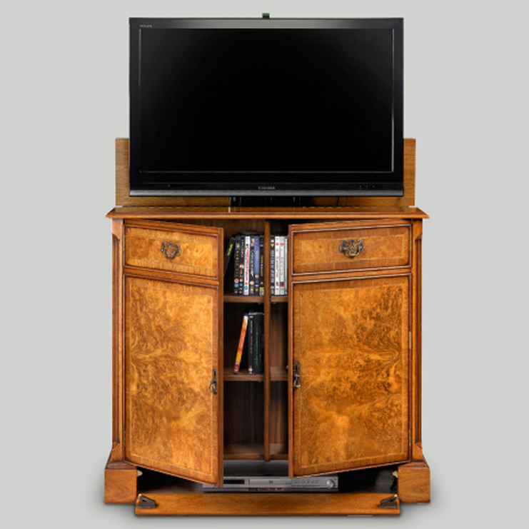 Фото ТВ консоль - стиль Английская классика - Для комната развлеченья - Купить в Интернет-магазине Фото ТВ консоль - стиль Английская классика - Для комната развлеченья - Купить в Интернет-магазине