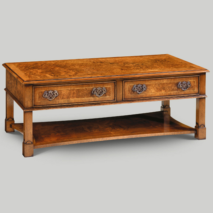 Фото Стол кофейный/журнальный - стиль Английская классика - Для гостиной - Купить в Интернет-магазине Фото Стол кофейный/журнальный - стиль Английская классика - Для гостиной - Купить в Интернет-магазине