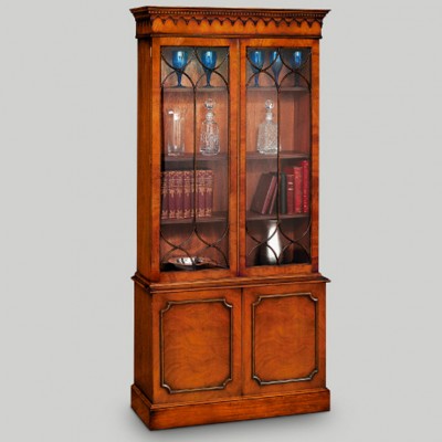 Фото Витрина узкая - стиль Английская классика - Для гостиной - Купить в Интернет-магазине