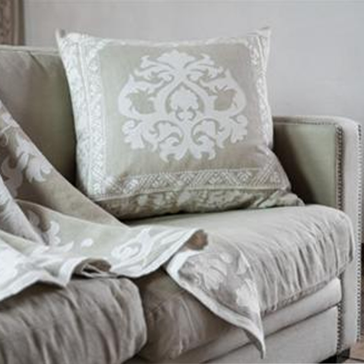 Фото Подушка декоративная - стиль Английский - Бежевая - Купить в Интернет-магазине