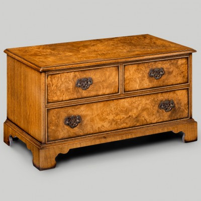 Фото ТВ консоль - стиль Английская классика - Для комната развлеченья - Купить в Интернет-магазине