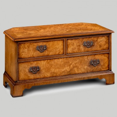 Фото ТВ консоль - стиль Английская классика - Для комната развлеченья - Купить в Интернет-магазине