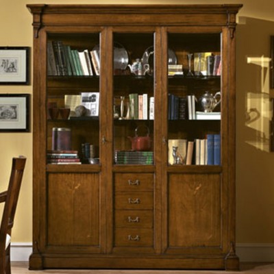 Фото Витрина широкая - стиль Европейская эклектика - Для гостиной - Со стеклянными дверями - Zilio - Caruzo - Купить в Интернет-магазине