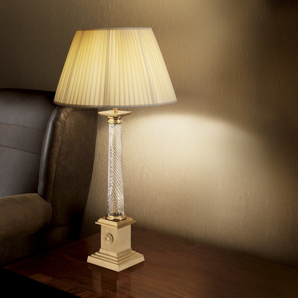 Фото Настольная лампа - стиль Английская классика - Стеклянная - Купить в Интернет-магазине Фото Настольная лампа - стиль Английская классика - Стеклянная - Купить в Интернет-магазине