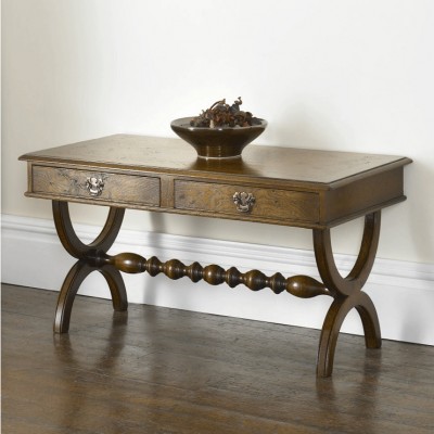 Фото Стол кофейный/журнальный - стиль Тюдор и готика - Для гостиной - Купить в Интернет-магазине