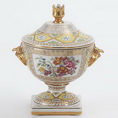 Фото Ваза - стиль Классический - Фарфоровая - В наличии - Купить в Интернет-магазине