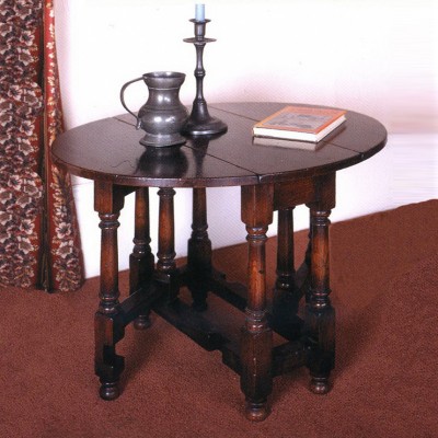 Фото Стол кофейный/журнальный - стиль Тюдор и готика - Для гостиной - Купить в Интернет-магазине