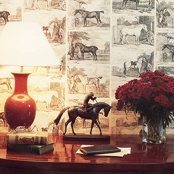 Фото Обои с рисунком - Крупный декор - стиль Английская классика - Бежевые - Купить в Интернет-магазине