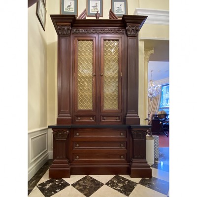 Фото Витрина широкая - стиль Английская классика - Для гостиной - Со стеклянными дверями - Clive Christian - Christian design - В наличии - Купить в Интернет-магазине