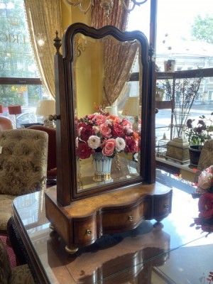 Фото Зеркало настенное - стиль Американская классика - Для спальни - В наличии - Купить в Интернет-магазине