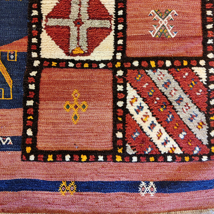 Фото Антикварный ковер - стиль Восточный - В наличии - Купить в Интернет-магазине Фото Антикварный ковер - стиль Восточный - В наличии - Купить в Интернет-магазине