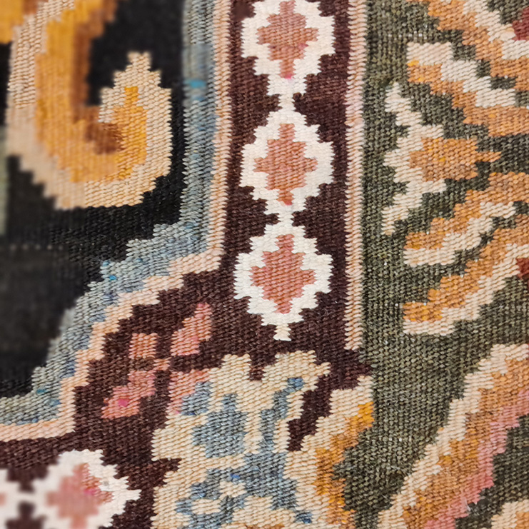 Фото Антикварный ковер - стиль Европейская классика - В наличии - Купить в Интернет-магазине