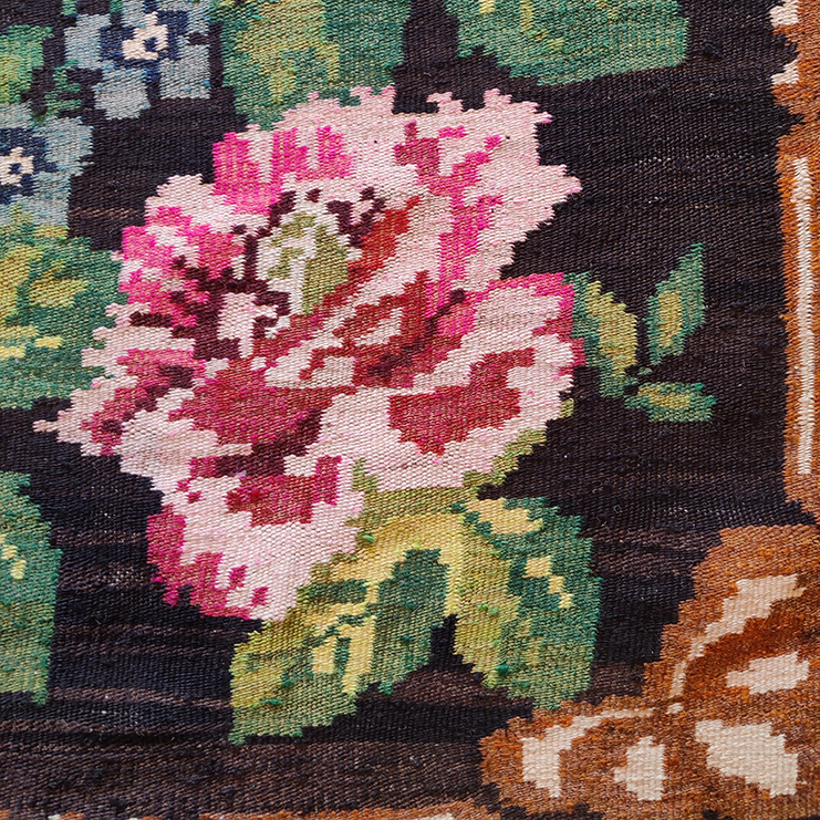 Фото Антикварный ковер - стиль Европейская классика - В наличии - Купить в Интернет-магазине