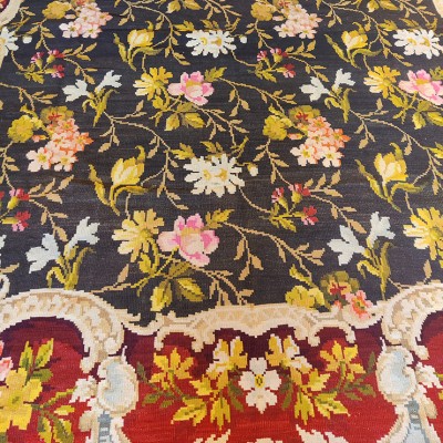 Фото Антикварный ковер - стиль Европейская классика - В наличии - Купить в Интернет-магазине