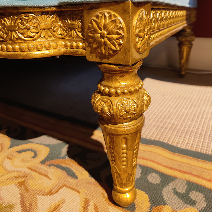 Фото Диван большой - стиль Английская классика - Для гостиной - В наличии - Купить в Интернет-магазине Фото Диван большой - стиль Английская классика - Для гостиной - В наличии - Купить в Интернет-магазине