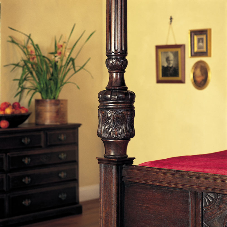 Фото Кровать - стиль Тюдор и готика - Для спальни - Купить в Интернет-магазине