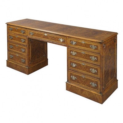 Фото Стол письменный - стиль Английская классика - Для кабинета - Купить в Интернет-магазине