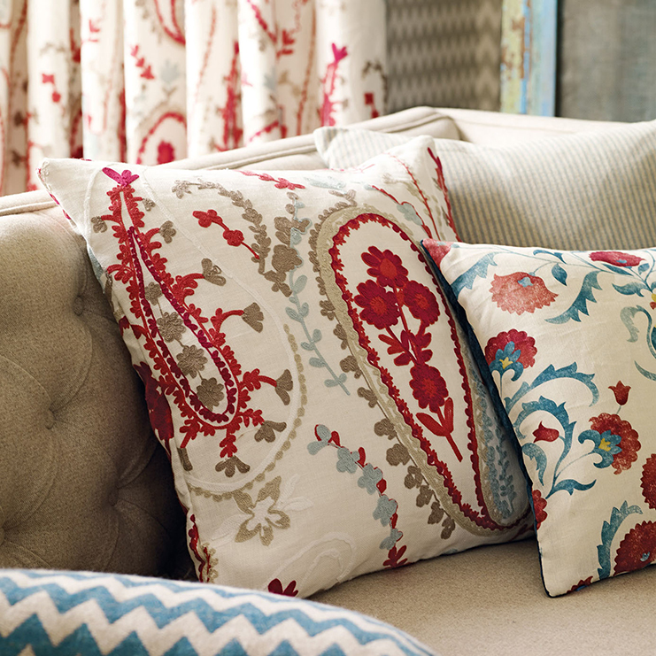 Фото Обои с рисунком - Орнамент - стиль Английская классика - Розовые - Купить в Интернет-магазине