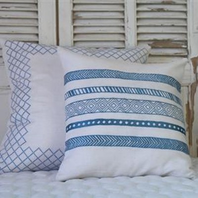 Фото Подушка декоративная - стиль Английский - Белая - Купить в Интернет-магазине