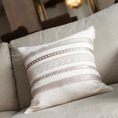 Фото Подушка декоративная - стиль Английский - Белая - Купить в Интернет-магазине