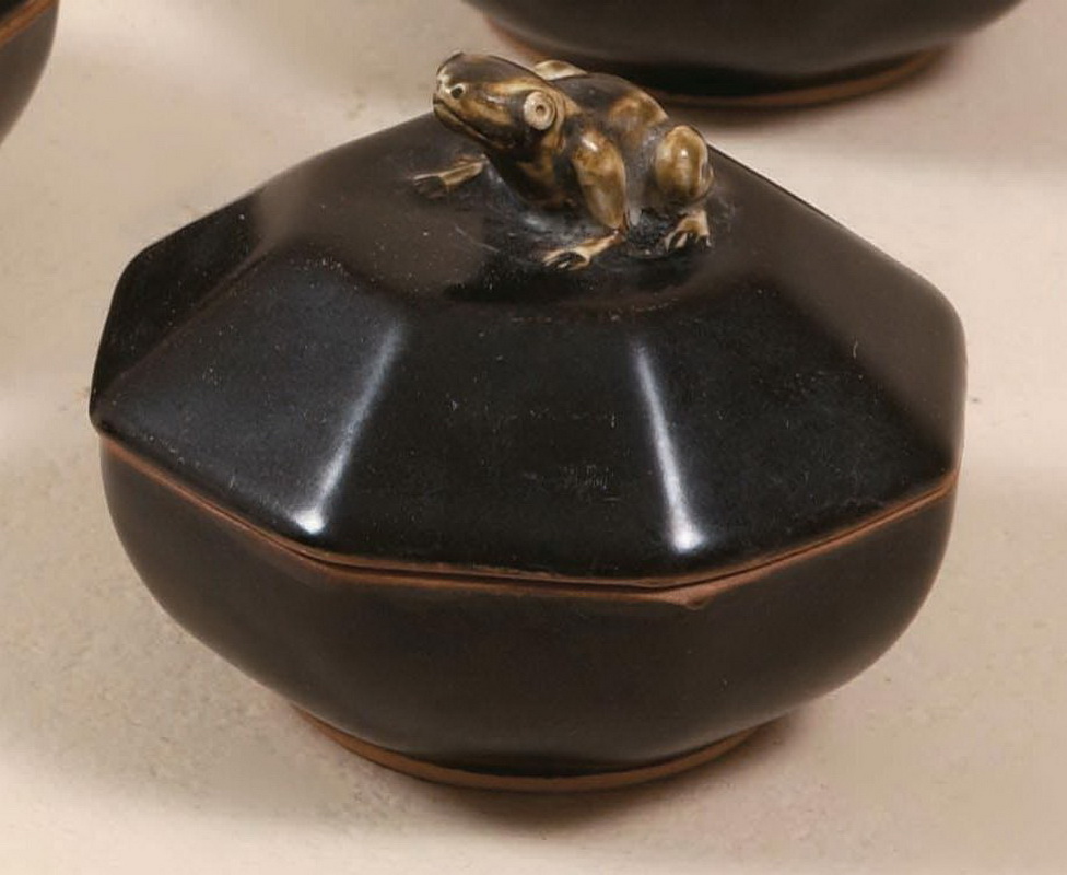 Фото Шкатулкa декоративная - стиль Оригинальный - Керамическая - В наличии - Купить в Интернет-магазине Фото Шкатулкa декоративная - стиль Оригинальный - Керамическая - В наличии - Купить в Интернет-магазине