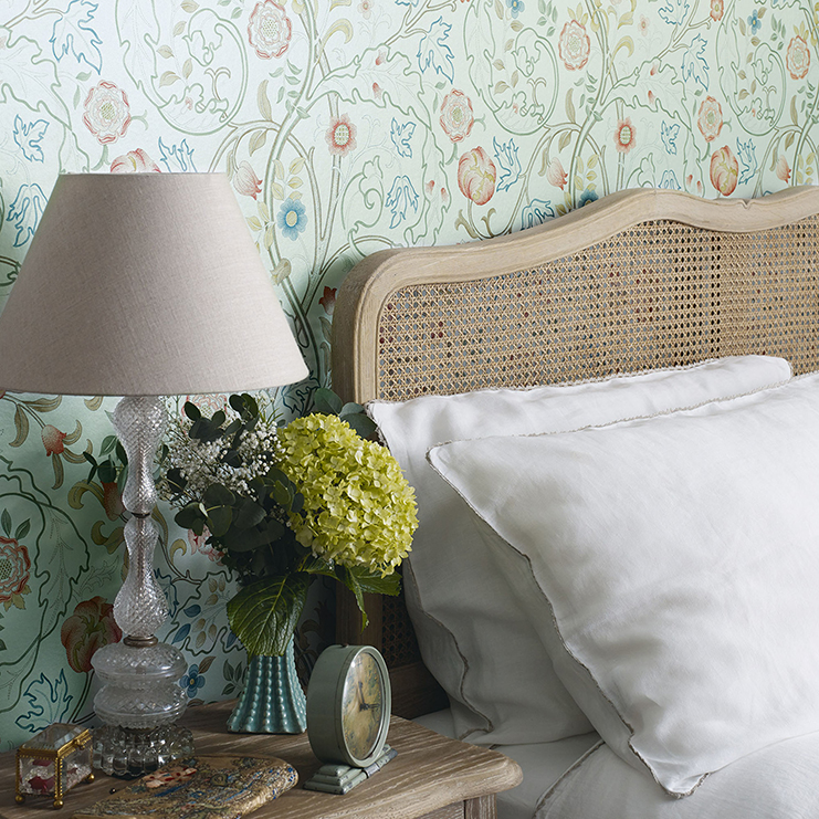 Фото Обои с рисунком - Растение - стиль Английская классика - Голубы - Купить в Интернет-магазине