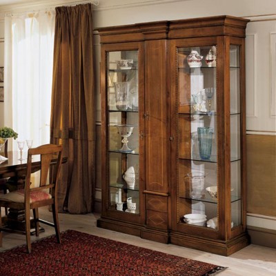 Фото Витрина широкая - стиль Европейская эклектика - Для столовой - Со стеклянными дверями - Zilio - Classic Ita - Купить в Интернет-магазине