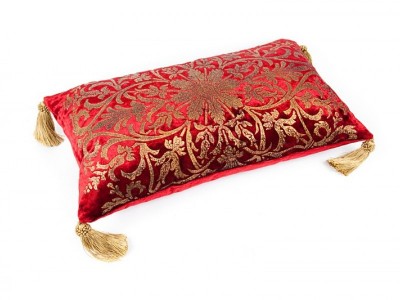 Фото Подушка декоративная - стиль Европейский - Красная - Купить в Интернет-магазине