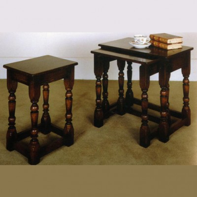 Фото Стол под лампу - стиль Тюдор и готика - Для комната развлеченья - Купить в Интернет-магазине