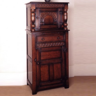 Фото Шкаф книжный/библиотека - стиль Тюдор и готика - Для кабинета - Купить в Интернет-магазине