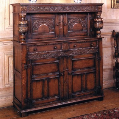 Фото Комод для спальни - стиль Тюдор и готика - Для спальни - Купить в Интернет-магазине