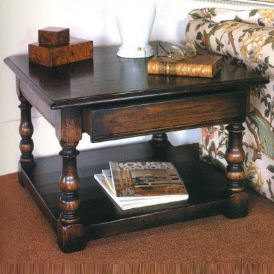 Фото Стол кофейный/журнальный - стиль Тюдор и готика - Для гостиной - Купить в Интернет-магазине