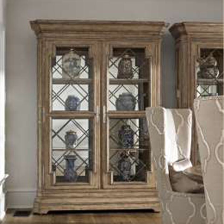 Фото Витрина широкая - стиль Роскошное шале - Для столовой - Со стеклянными дверями - Marge Carson - Rivoli - Купить в Интернет-магазине