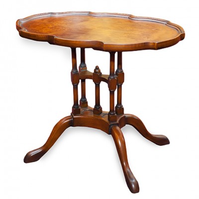 Фото Стол под лампу - стиль Английская классика - Для гостиной - Купить в Интернет-магазине