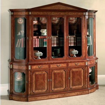 Фото Витрина широкая - стиль Английская классика - Для гостиной - Со стеклянными дверями - Charles Barr - Regal - Купить в Интернет-магазине