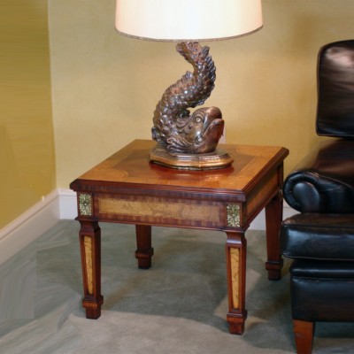 Фото Стол под лампу - стиль Английская классика - Для гостиной - Купить в Интернет-магазине