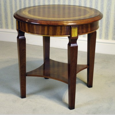 Фото Стол под лампу - стиль Английская классика - Для гостиной - Купить в Интернет-магазине