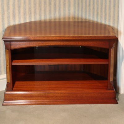 Фото ТВ консоль - стиль Английская классика - Для комната развлеченья - Купить в Интернет-магазине