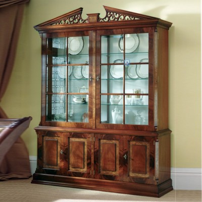 Фото Витрина широкая - стиль Английская классика - Для столовой - Со стеклянными дверями - Charles Barr - Grandeur - Купить в Интернет-магазине
