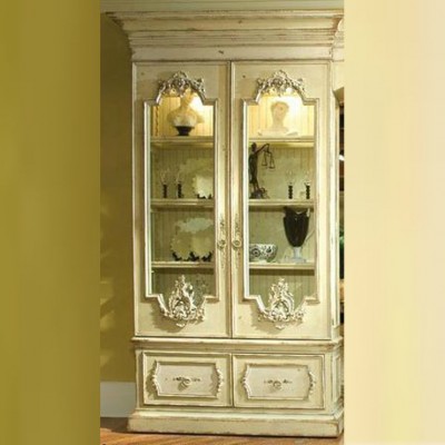 Фото Витрина широкая - стиль Роскошное шале - Для столовой - Со стеклянными дверями - Habersham - Great Estates - Купить в Интернет-магазине