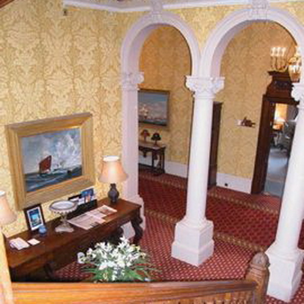 Фото Обои с рисунком - Дамаск - стиль Английская классика - Бежевые - Купить в Интернет-магазине