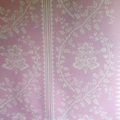 Фото Обои с рисунком - Полоски - стиль Английская классика - Розовые - Купить в Интернет-магазине