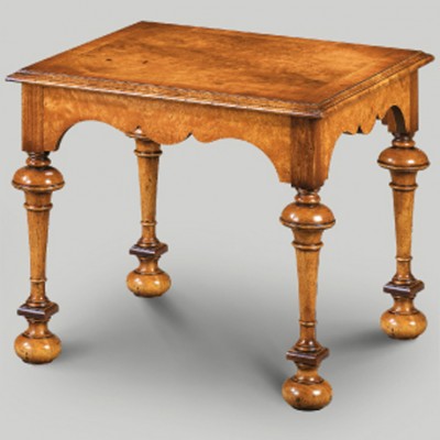 Фото Стол под лампу - стиль Английская классика - Для гостиной - Купить в Интернет-магазине