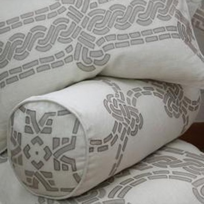 Фото Подушка декоративная - стиль Английский - Белая - Купить в Интернет-магазине