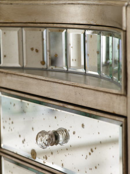 Фото Комод/буфет узкий - стиль Transitional - Для гостиной - Купить в Интернет-магазине Фото Комод/буфет узкий - стиль Transitional - Для гостиной - Купить в Интернет-магазине